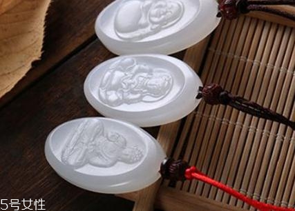 本命佛能戴著睡覺嗎？本命佛戴著睡覺好處多