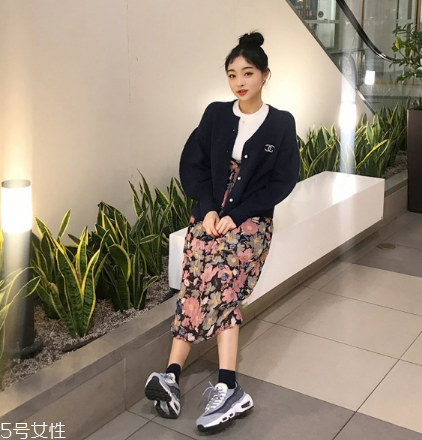 印花連衣裙配什么鞋子？印花連衣裙搭配鞋子圖片