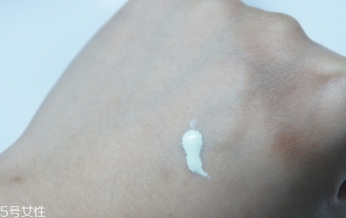美膚寶和御泥坊哪個好？美膚寶和御泥坊品牌對比