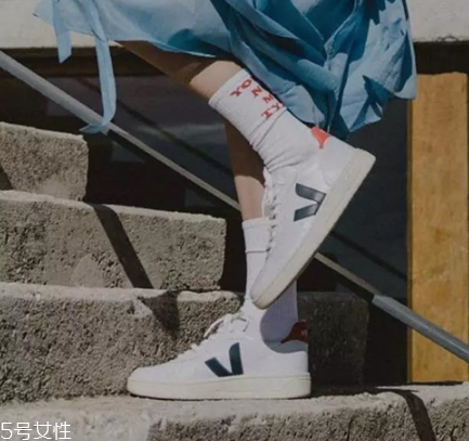 小白鞋清潔劑怎么打開？小白鞋清潔劑打開方法