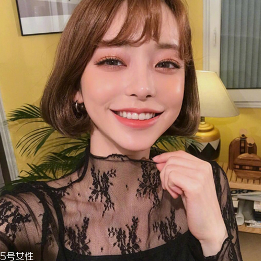 自己在家如何染發(fā) 2018年最火最流行的發(fā)型顏色盤(pán)點(diǎn)