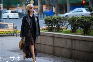 碎花連衣裙配什么外套？碎花連衣裙搭配外套圖片