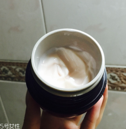 pola紅ba和黑ba按摩膏哪個(gè)好 pola紅ba和黑ba對(duì)比測評(píng)