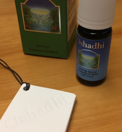 復(fù)方精油可以用在臉上嗎？復(fù)方精油怎么用在臉上