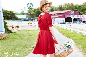 下半身胖怎么搭配衣服？下半身胖穿搭技巧