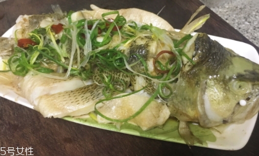 葡萄籽油可以炒菜嗎？葡萄籽油可以炒什么菜
