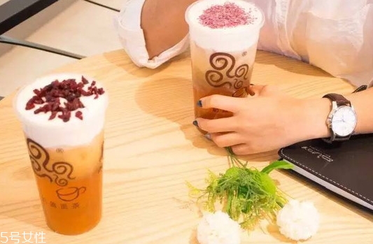 四云奶蓋貢茶哪個好喝？四云奶蓋貢茶點單攻略