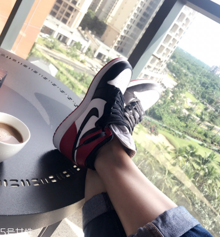 aj 1黑腳趾多少錢？aj 1黑腳趾市場價(jià)格