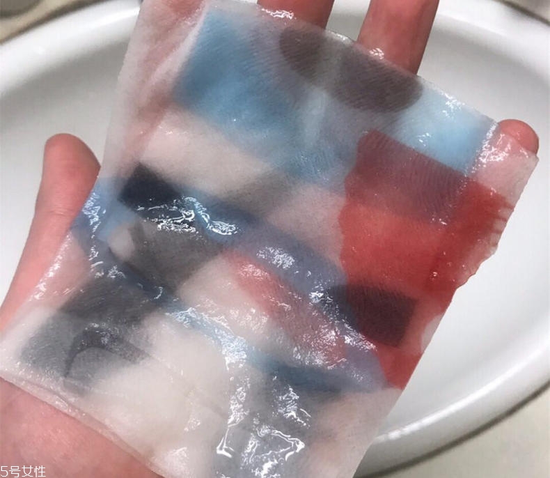 pure smile藝妓臉譜面膜有幾個版本？適合敏感肌嗎？