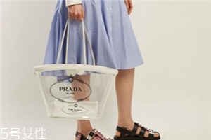 prada pvc塑料透明包多少錢？prada透明塑料包價格