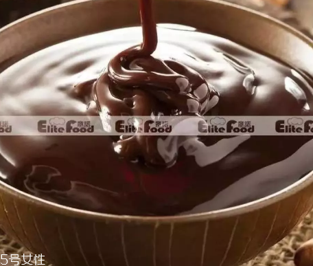 巧克力糖漿怎么做？巧克力糖漿可以做什么？