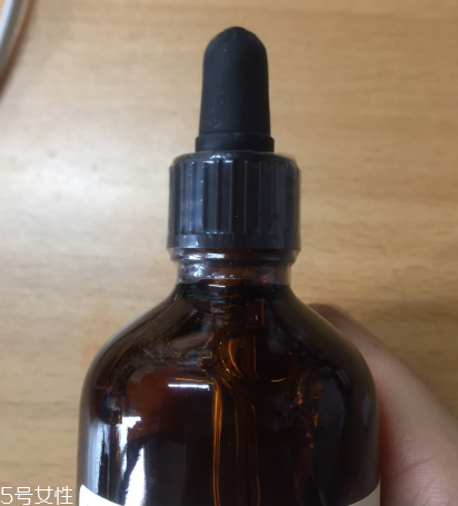 伊索無(wú)油精華和蜜柑水潤(rùn)乳好用嗎 伊索無(wú)油和蜜柑是絕配