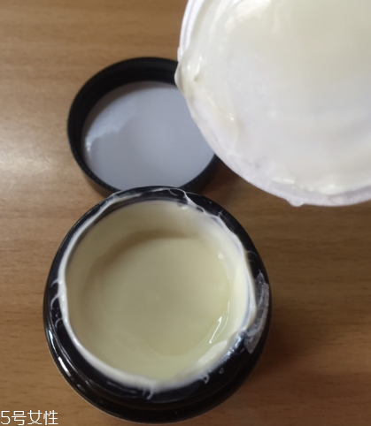 伊索無(wú)油精華和蜜柑水潤(rùn)乳好用嗎 伊索無(wú)油和蜜柑是絕配