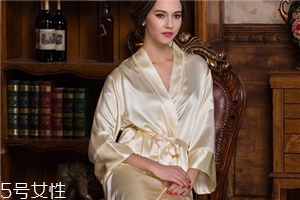 睡衣里面還要穿內(nèi)褲嗎？睡衣里面用不用穿內(nèi)褲