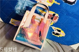 小ck鐳射包尺寸多大？charles keith鐳射包尺寸介紹
