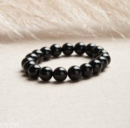 黑瑪瑙手串多少顆？黑瑪瑙手串顆數(shù)講究