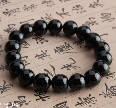黑瑪瑙手串多少錢？黑瑪瑙手鏈市場價格