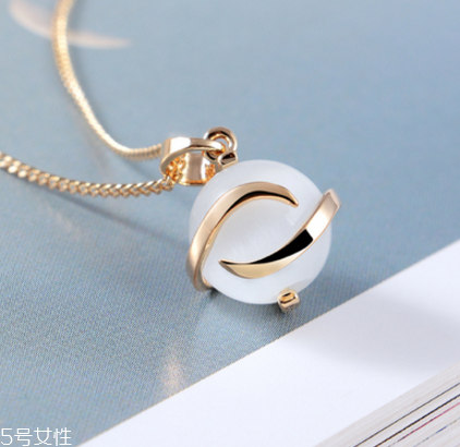項鏈是黃金還是鉑金好？項鏈買黃金還是鉑金
