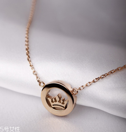 項(xiàng)鏈?zhǔn)亲憬疬€是k金好？項(xiàng)鏈買(mǎi)足金還是k金