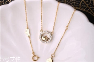 項(xiàng)鏈?zhǔn)亲憬疬€是k金好？項(xiàng)鏈買(mǎi)足金還是k金