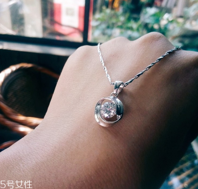 項鏈s925是銀還是白金？項鏈s925屬于白金還是銀