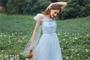 小個子女生穿什么裙子好看？小個子女生穿搭技巧