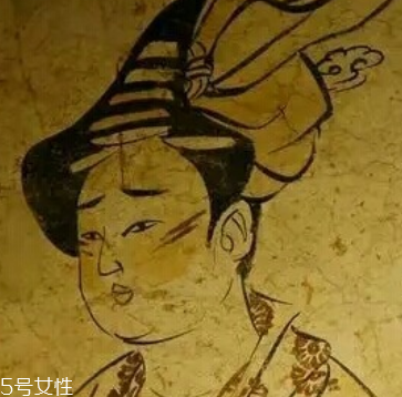 蝴蝶唇妝怎么畫(huà) 唐朝蝴蝶唇妝教程