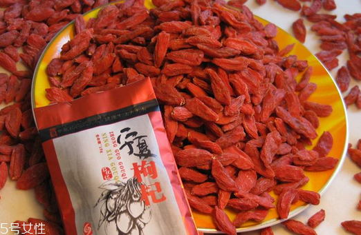 枸杞是大的好還是小的好？枸杞買大還是買?。?></p><p style=