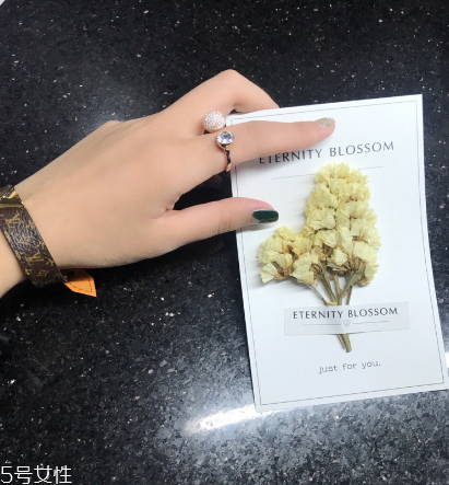 戒指為什么要纏紅線？戒指綁紅繩的意義