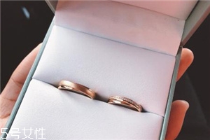 戒指應(yīng)該戴在哪個(gè)手上？戒指戴左手還是右手