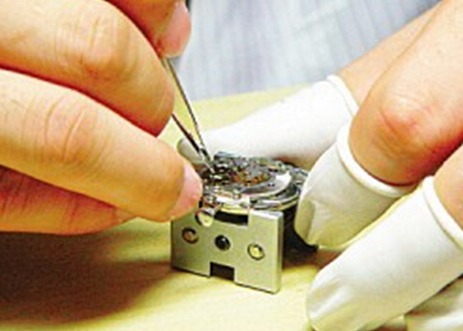 fossil手表怎么換電池？fossil手表換電池的方法