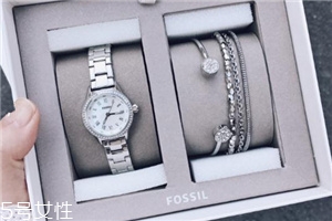 fossil手表防水嗎？fossil手表防水性怎么樣？