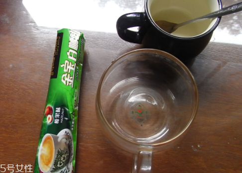 白咖啡是什么顏色？白咖啡是白色嗎？
