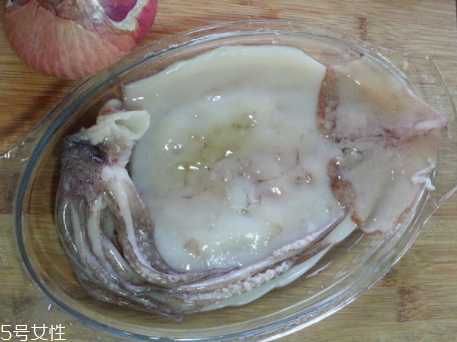 魷魚是烏賊嗎？魷魚跟烏賊是一種嗎？