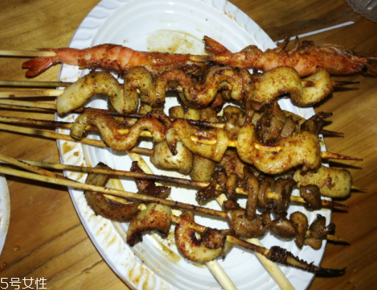 魷魚是烏賊嗎？魷魚跟烏賊是一種嗎？