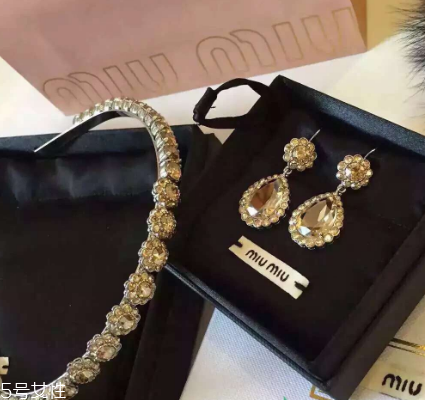 耳環(huán)掉進(jìn)洗臉池里怎么辦？耳環(huán)掉洗臉池怎么處理