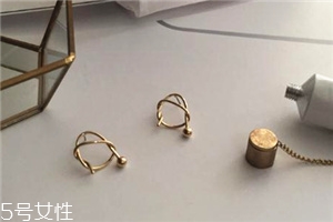 耳釘可以用雙氧水泡嗎？耳釘用雙氧水泡的影響