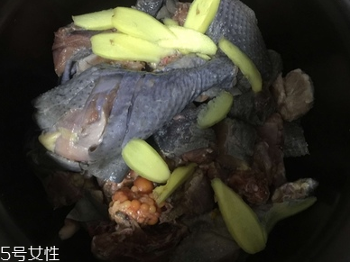 烏雞下奶嗎？烏雞怎么吃下奶？