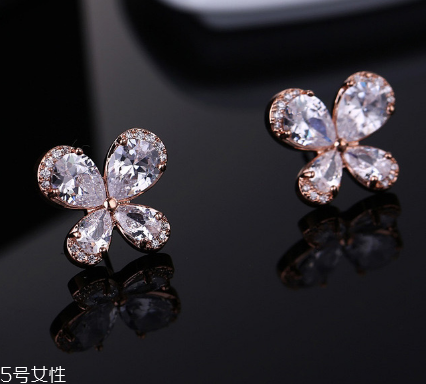 耳釘什么材質(zhì)的好？耳釘買什么材質(zhì)好？