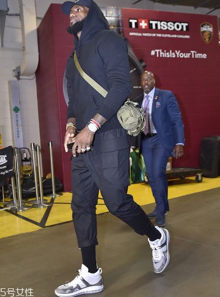 john elliott聯(lián)名nike lebron icon什么時(shí)候發(fā)售？