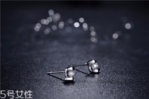 耳釘扣太緊怎么辦？耳釘扣太緊怎么取下來(lái)？