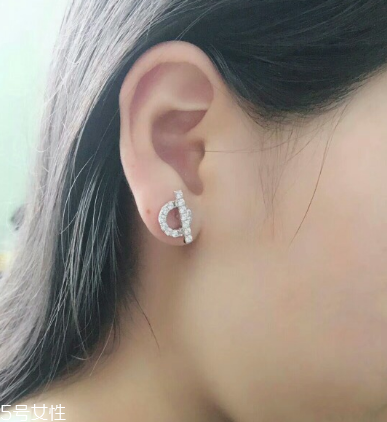 耳釘轉(zhuǎn)不動怎么辦？耳釘轉(zhuǎn)不動怎么處理？