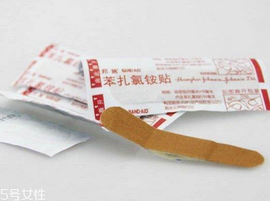 創(chuàng)可貼可以貼臉上嗎？臉上能貼創(chuàng)可貼嗎？