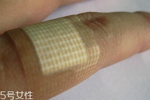 創(chuàng)可貼可以帶上飛機(jī)嗎？
