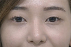 內(nèi)雙眼皮、單眼皮、雙眼皮眼妝怎么畫最迷人漂亮