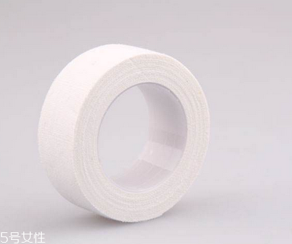 醫(yī)用膠布留下的膠痕怎么去除？
