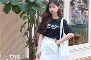 夏天穿黑色衣服容易曬黑嗎？夏天穿黑色會(huì)曬黑嗎？