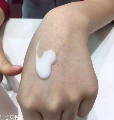 乳液可以當(dāng)妝前乳嗎？乳液當(dāng)妝前乳用好嗎？