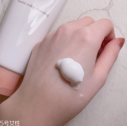 卸妝乳可以當洗面奶用嗎？卸妝乳當洗面奶用可以嗎？