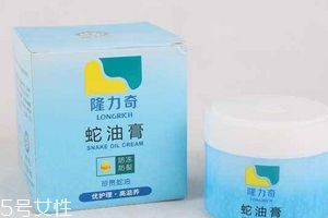蛇油膏可以治凍瘡嗎？?jī)霪從苡蒙哂透嘀螁幔?></a>
<p class=